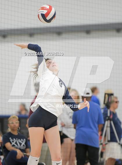 Thumbnail 3 in Bishop's vs. Shadow Ridge (Nike TOC Southwest) photogallery.
