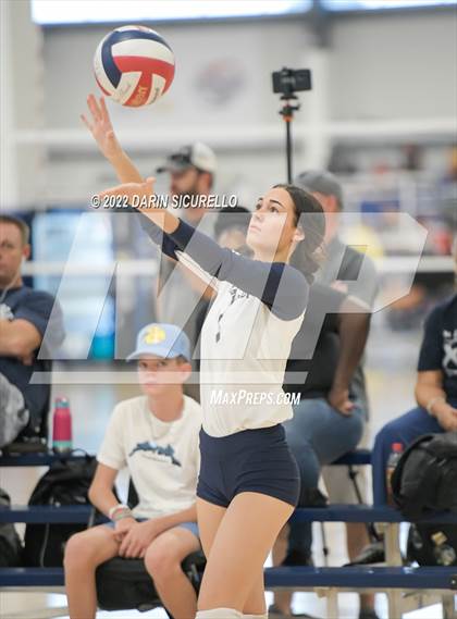 Thumbnail 2 in Bishop's vs. Shadow Ridge (Nike TOC Southwest) photogallery.