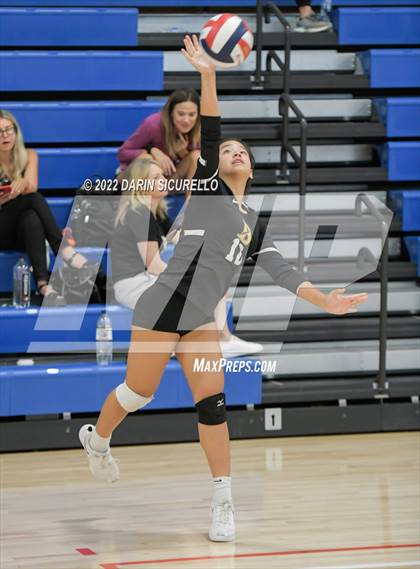 Thumbnail 3 in Bishop's vs. Shadow Ridge (Nike TOC Southwest) photogallery.