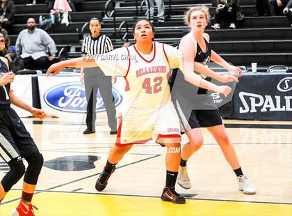 Thumbnail 2 in Bellarmine-Jefferson vs. Chadwick (CIF-SS D5A Final) photogallery.