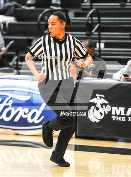 Thumbnail 2 in Bellarmine-Jefferson vs. Chadwick (CIF-SS D5A Final) photogallery.