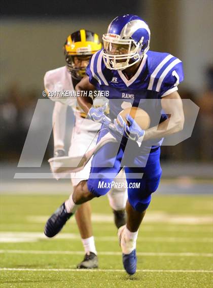 Thumbnail 1 in St. James @ West St. John photogallery.