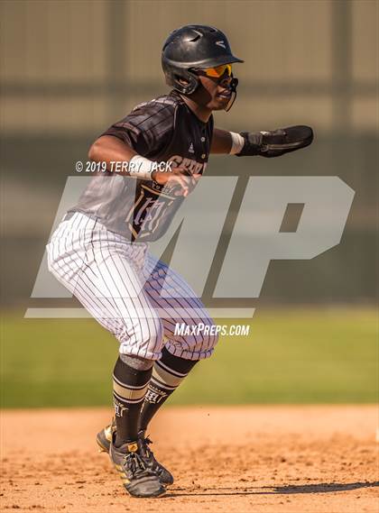 Thumbnail 2 in Mater Dei @ Servite photogallery.