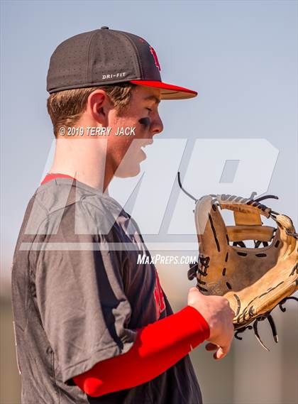 Thumbnail 1 in Mater Dei @ Servite photogallery.