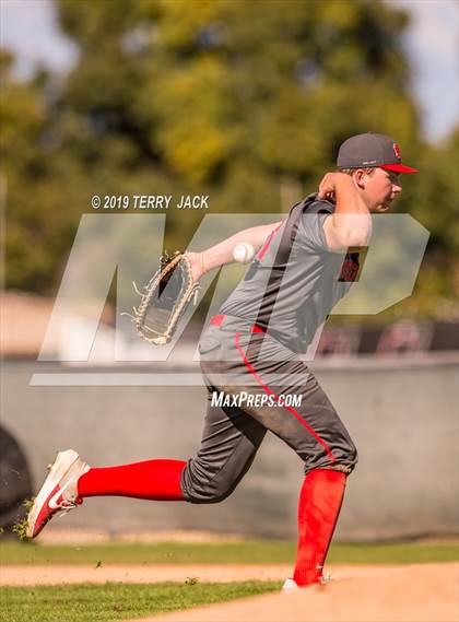 Thumbnail 1 in Mater Dei @ Servite photogallery.
