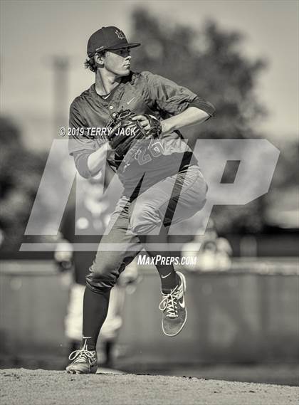 Thumbnail 1 in Mater Dei @ Servite photogallery.