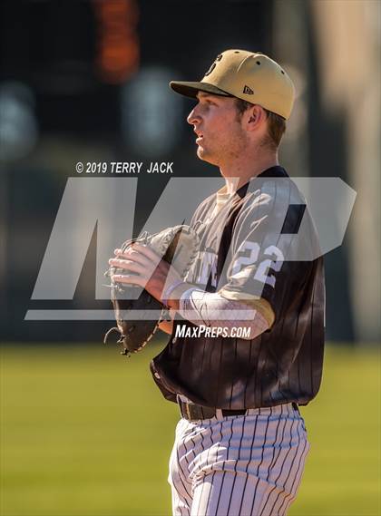 Thumbnail 2 in Mater Dei @ Servite photogallery.