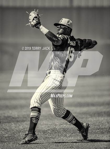 Thumbnail 2 in Mater Dei @ Servite photogallery.