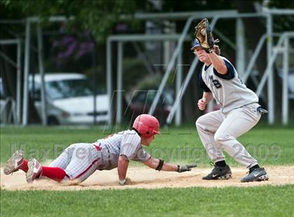Thumbnail 3 in Narragansett @ Moses Brown (RIIL D1 Region 1 Playoffs) photogallery.