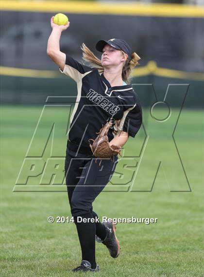 Thumbnail 3 in Wheat Ridge vs. Broken Arrow (Festival of Champions) photogallery.