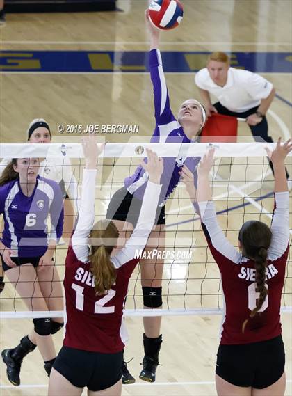 Thumbnail 3 in Sierra vs. Minarets (CIF D4 Central Section Championship) photogallery.