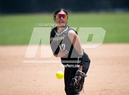 Thumbnail 3 in Los Alamitos vs. Foothill photogallery.