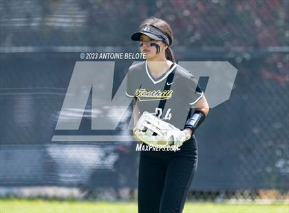 Thumbnail 3 in Los Alamitos vs. Foothill photogallery.