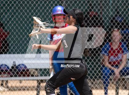 Thumbnail 3 in Los Alamitos vs. Foothill photogallery.
