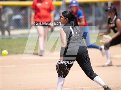 Thumbnail 3 in Los Alamitos vs. Foothill photogallery.