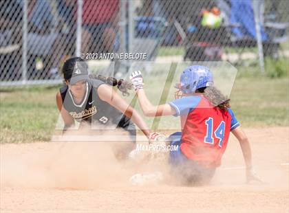 Thumbnail 3 in Los Alamitos vs. Foothill photogallery.