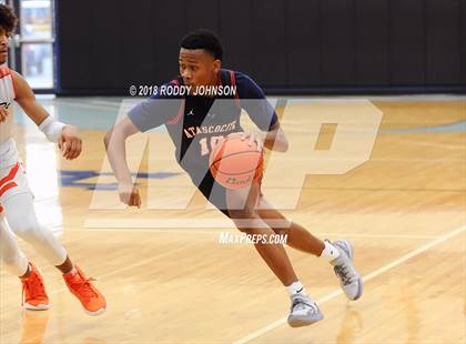 Thumbnail 2 in Fort Bend Bush vs Atascocita (McDonald's Texas Invitational) photogallery.
