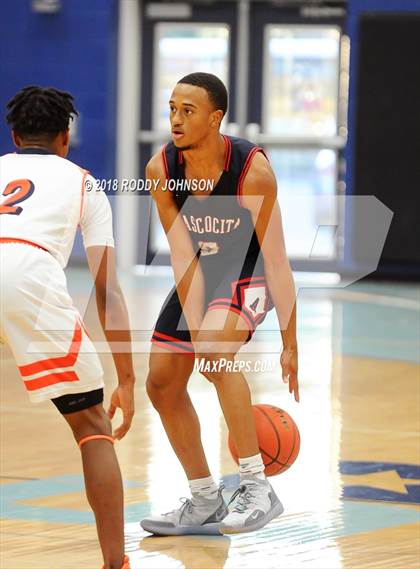 Thumbnail 3 in Fort Bend Bush vs Atascocita (McDonald's Texas Invitational) photogallery.