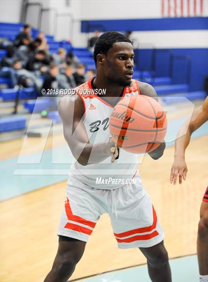 Thumbnail 3 in Fort Bend Bush vs Atascocita (McDonald's Texas Invitational) photogallery.
