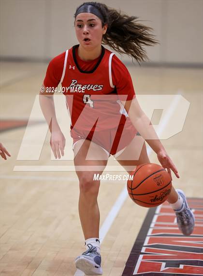 Thumbnail 1 in Marietta vs. Logan Elm photogallery.