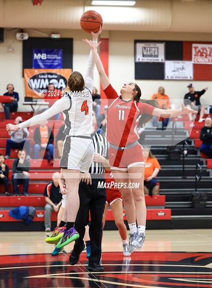 Thumbnail 2 in Marietta vs. Logan Elm photogallery.