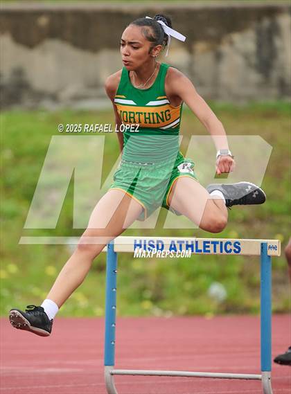 Thumbnail 2 in Dave Bethany Relays (300M Hurdles) photogallery.