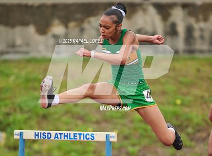 Thumbnail 3 in Dave Bethany Relays (300M Hurdles) photogallery.