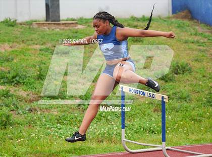 Thumbnail 1 in Dave Bethany Relays (300M Hurdles) photogallery.