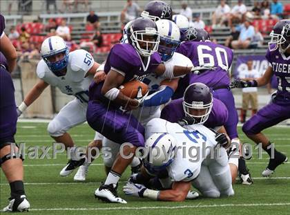 Thumbnail 1 in St. Xavier vs. Pickerington Central (Kirk Herbstreit National Kickoff Classic) photogallery.