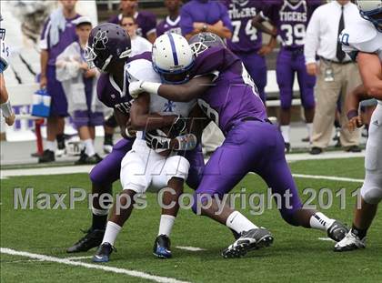 Thumbnail 3 in St. Xavier vs. Pickerington Central (Kirk Herbstreit National Kickoff Classic) photogallery.