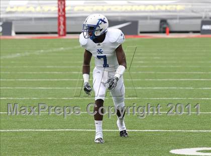 Thumbnail 2 in St. Xavier vs. Pickerington Central (Kirk Herbstreit National Kickoff Classic) photogallery.