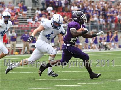 Thumbnail 2 in St. Xavier vs. Pickerington Central (Kirk Herbstreit National Kickoff Classic) photogallery.