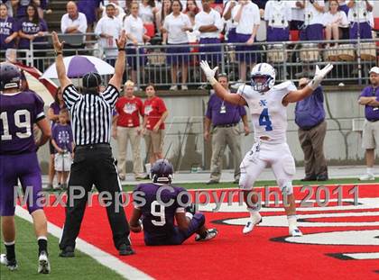 Thumbnail 2 in St. Xavier vs. Pickerington Central (Kirk Herbstreit National Kickoff Classic) photogallery.