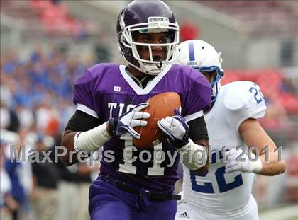 Thumbnail 1 in St. Xavier vs. Pickerington Central (Kirk Herbstreit National Kickoff Classic) photogallery.
