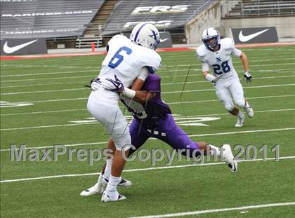 Thumbnail 1 in St. Xavier vs. Pickerington Central (Kirk Herbstreit National Kickoff Classic) photogallery.