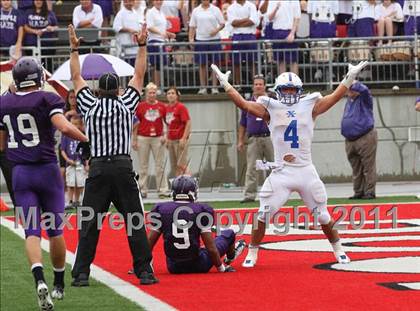Thumbnail 2 in St. Xavier vs. Pickerington Central (Kirk Herbstreit National Kickoff Classic) photogallery.