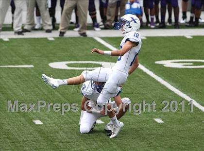 Thumbnail 2 in St. Xavier vs. Pickerington Central (Kirk Herbstreit National Kickoff Classic) photogallery.