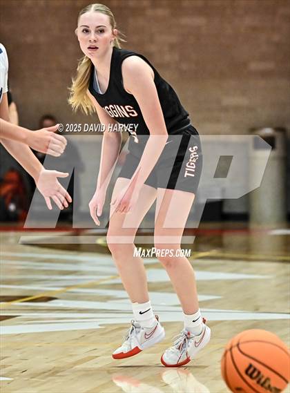 Thumbnail 2 in Colorado Springs Christian vs. Wiggins (CHSAA 3A Final 4) photogallery.