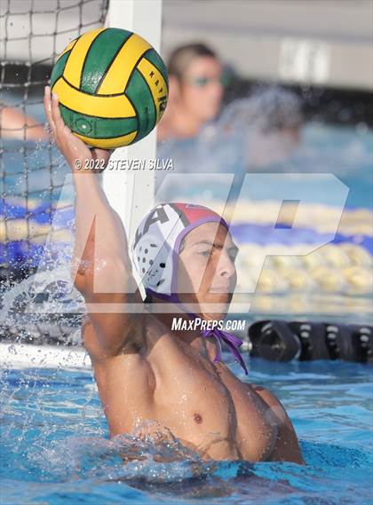 Thumbnail 3 in Carlsbad vs. Bishop's (CIF SDS Open Division Quarterfinal) photogallery.