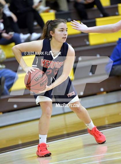 Thumbnail 2 in Medford Tech vs Kingsway (MLK Classic at Rowan University) photogallery.