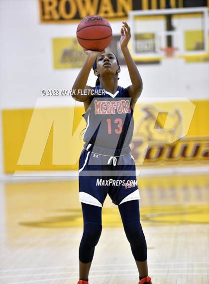 Thumbnail 3 in Medford Tech vs Kingsway (MLK Classic at Rowan University) photogallery.