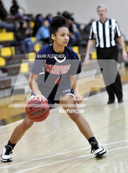 Thumbnail 2 in Medford Tech vs Kingsway (MLK Classic at Rowan University) photogallery.