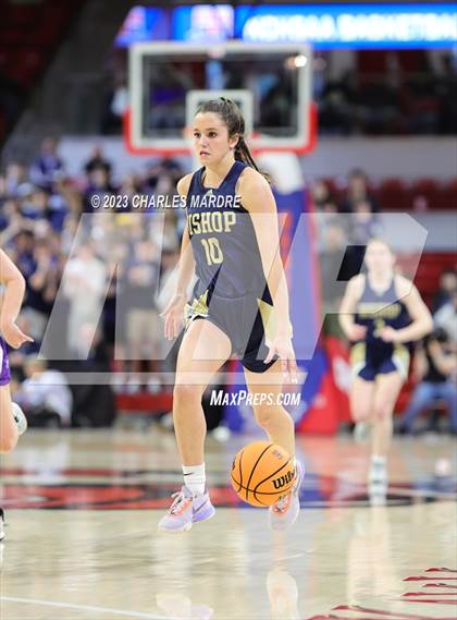 Thumbnail 2 in Chatham Charter vs. Bishop McGuinness (NCHSAA 1A Final) photogallery.