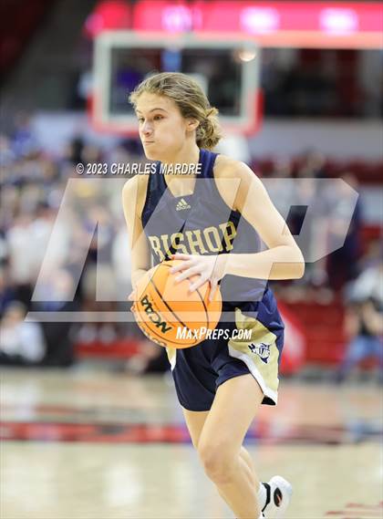 Thumbnail 1 in Chatham Charter vs. Bishop McGuinness (NCHSAA 1A Final) photogallery.