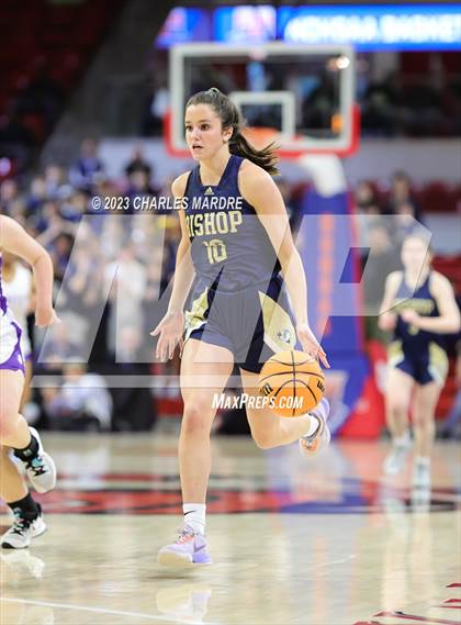 Thumbnail 3 in Chatham Charter vs. Bishop McGuinness (NCHSAA 1A Final) photogallery.
