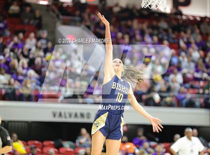 Thumbnail 2 in Chatham Charter vs. Bishop McGuinness (NCHSAA 1A Final) photogallery.