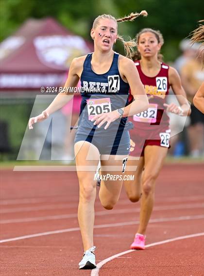 Thumbnail 2 in IHSAA Finals (3200 Meter)  photogallery.