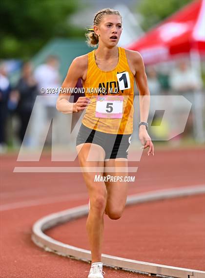 Thumbnail 2 in IHSAA Finals (3200 Meter)  photogallery.