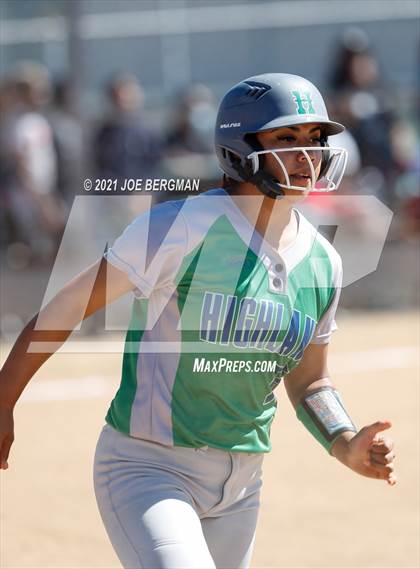 Thumbnail 1 in Highland @ Gardena (CIF Southern Regional D4 Semifinal) photogallery.
