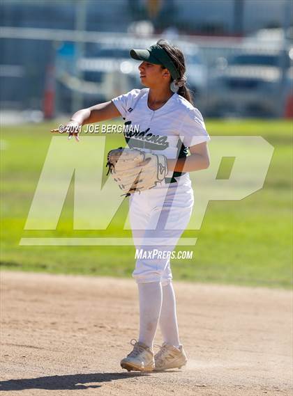 Thumbnail 1 in Highland @ Gardena (CIF Southern Regional D4 Semifinal) photogallery.